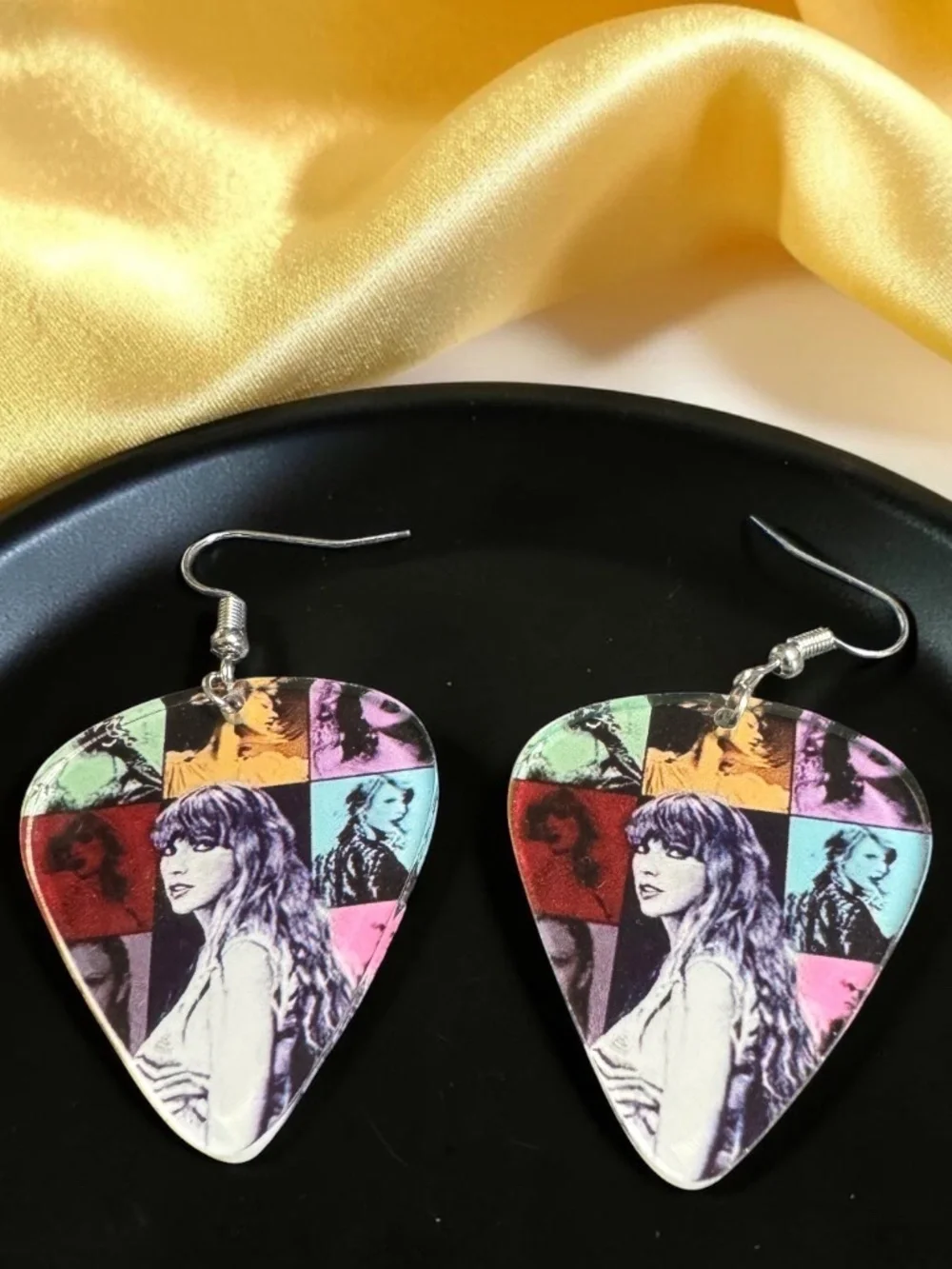 NWT Pop Star Inspired Guitar Pick Dangle Earrings